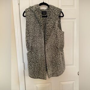 Women’s hooded Vest